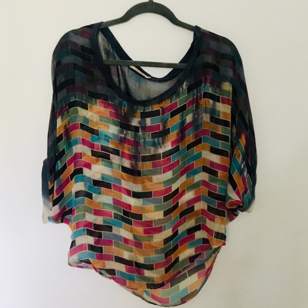 Language on or off the shoulder sheer blouse med